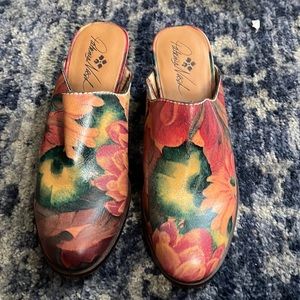 Patricia Nash floral mules size 8.5